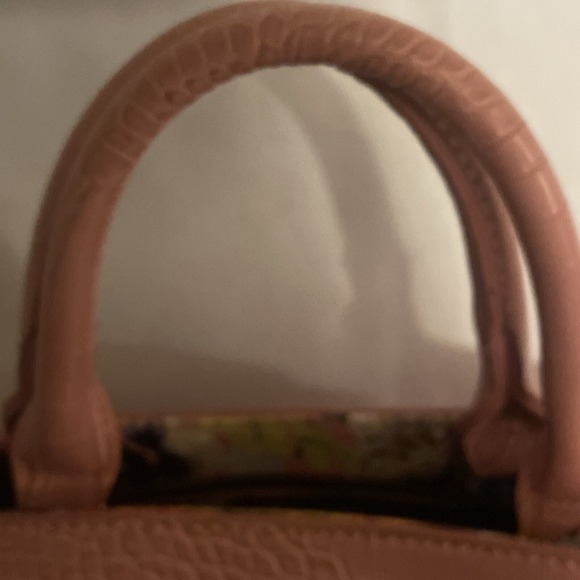 New Betsey Johnson Gigi‎ Satchel Pink Croc Faux Leather Top Handle Crossbody Bag - Picture 9 of 16